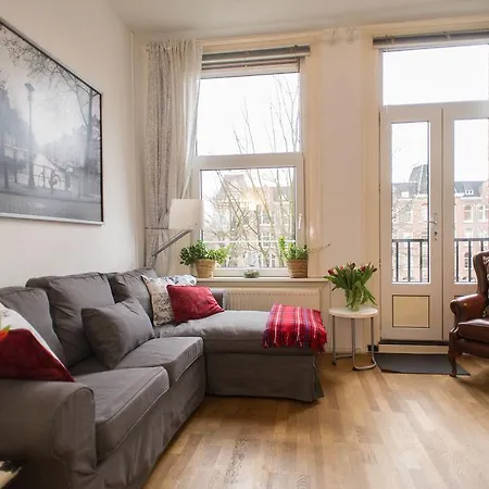 Acca Apartment *